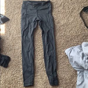 Grey patterned lulu lemon leggings